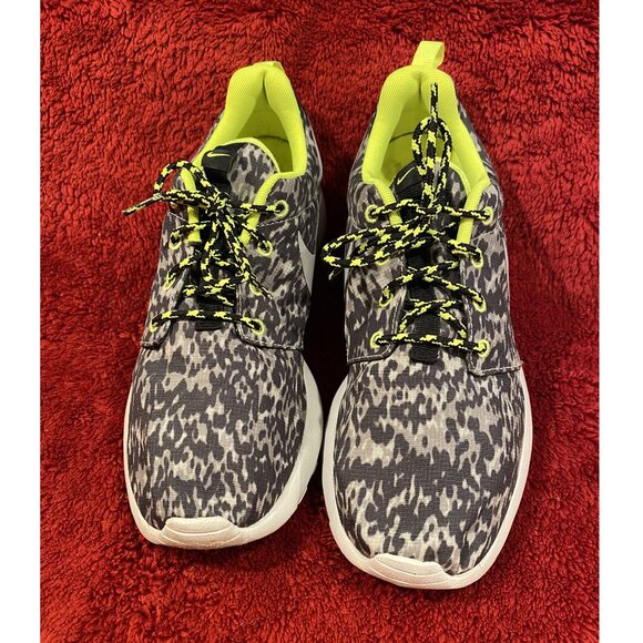 Nike Roshe Run Gray Camo w/ Neon Green Sneakers Women's Size 10 Running Shoes - Picture 10 of 10